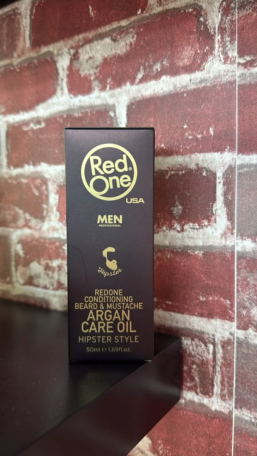 Aceite de barba de argán RedOne de 50 ml, a la venta en 2 Stroke Barbershop, barbería de Fuenlabrada